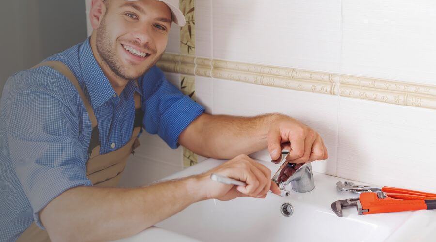 Handle or spout repair in Key Largo, FL